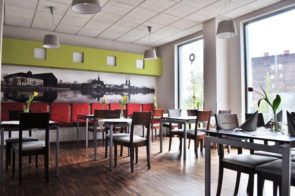 Weiser Hotel Вроцлав Екстериор снимка